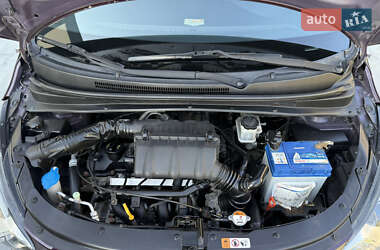 Хэтчбек Hyundai i10 2013 в 
