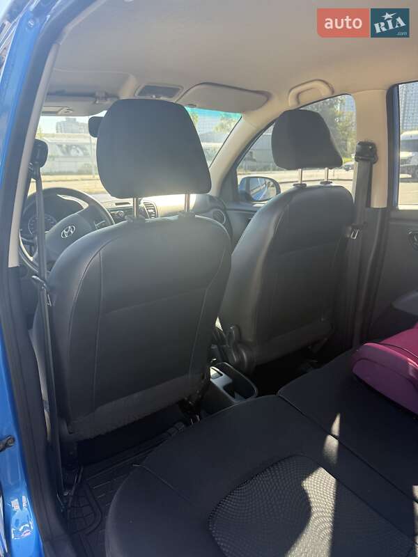 Хетчбек Hyundai i10 2011 в Києві