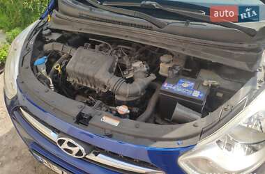 Хэтчбек Hyundai i10 2011 в 