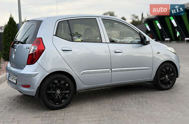 Хэтчбек Hyundai i10 2011 в 