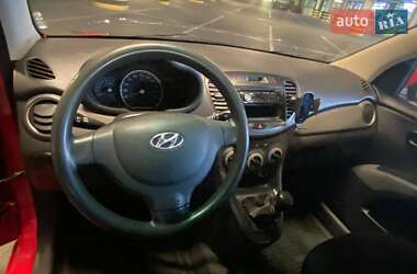 Хэтчбек Hyundai i10 2011 в 