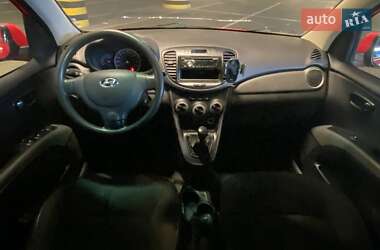 Хэтчбек Hyundai i10 2011 в 
