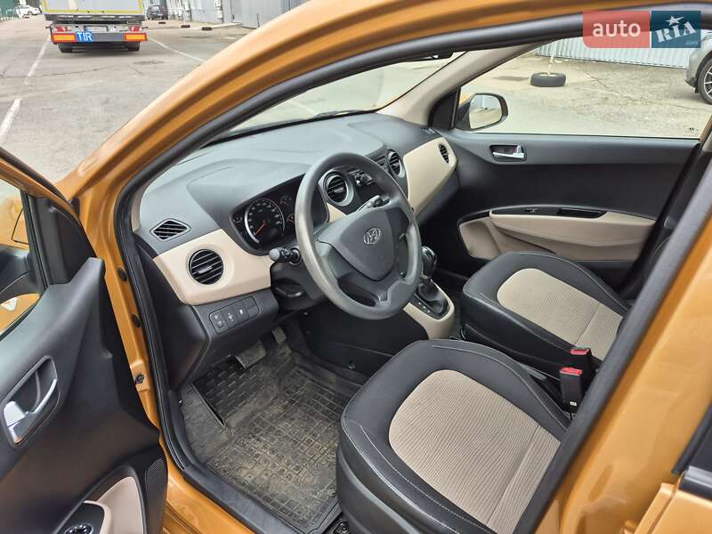 Хэтчбек Hyundai i10 2015 в Киеве