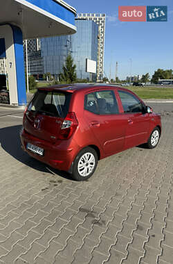 Хэтчбек Hyundai i10 2012 в 