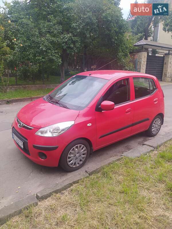 Хэтчбек Hyundai i10 2010 в Львове