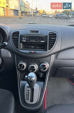 Хэтчбек Hyundai i10 2011 в 