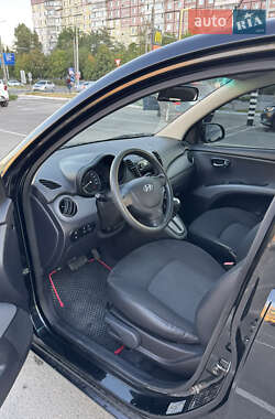 Хэтчбек Hyundai i10 2011 в 