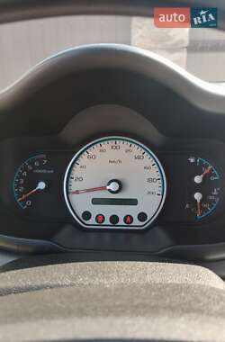 Хэтчбек Hyundai i10 2008 в 