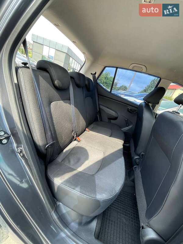 Хэтчбек Hyundai i10 2012 в Львове