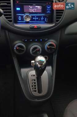 Хетчбек Hyundai i10 2012 в 