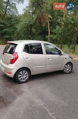 Хетчбек Hyundai i10 2012 в 