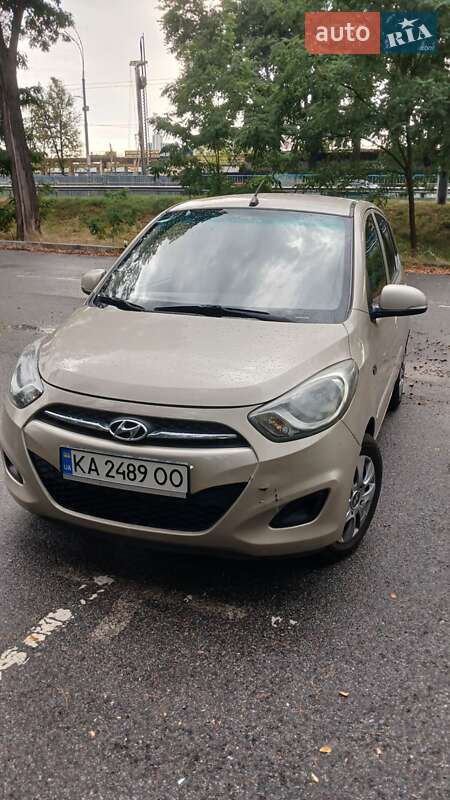 Хэтчбек Hyundai i10 2012 в Киеве