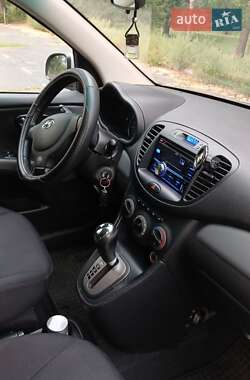 Хетчбек Hyundai i10 2012 в 