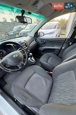 Хэтчбек Hyundai i10 2011 в 