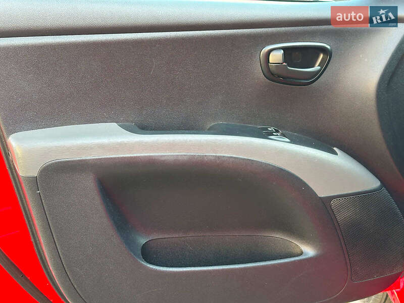 Хэтчбек Hyundai i10 2009 в Одессе фото 11 Хэтчбек Hyundai i10 2009 в Одессе