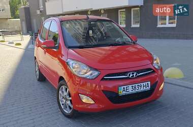 Хэтчбек Hyundai i10 2012 в 