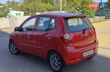 Хэтчбек Hyundai i10 2012 в 