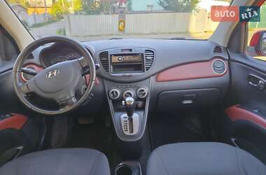 Хэтчбек Hyundai i10 2012 в 