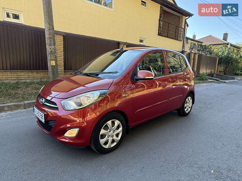 Хэтчбек Hyundai i10 2012 в Киеве