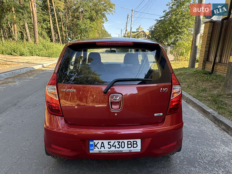 Хэтчбек Hyundai i10 2012 в Киеве