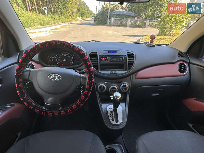 Хэтчбек Hyundai i10 2012 в Киеве