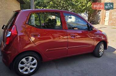 Хэтчбек Hyundai i10 2013 в 