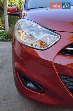 Хэтчбек Hyundai i10 2013 в 