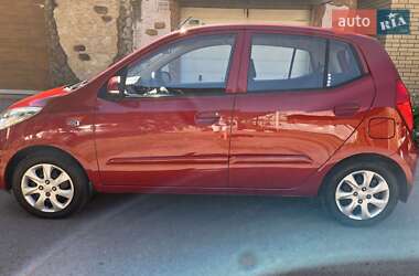 Хэтчбек Hyundai i10 2013 в 