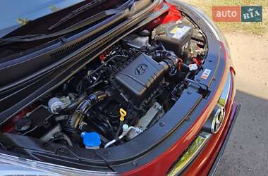 Хэтчбек Hyundai i10 2013 в 