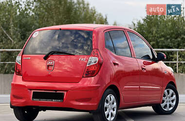 Хэтчбек Hyundai i10 2012 в 