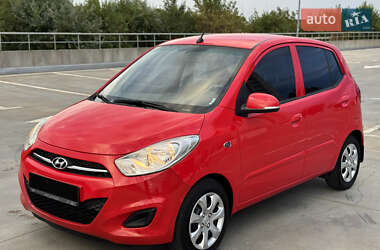 Хэтчбек Hyundai i10 2012 в 