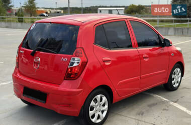 Хэтчбек Hyundai i10 2012 в 