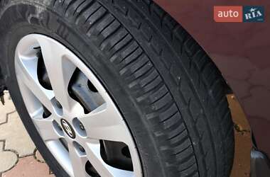 Хэтчбек Hyundai i10 2012 в 