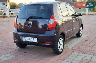 Хэтчбек Hyundai i10 2012 в 