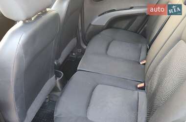 Хэтчбек Hyundai i10 2012 в 