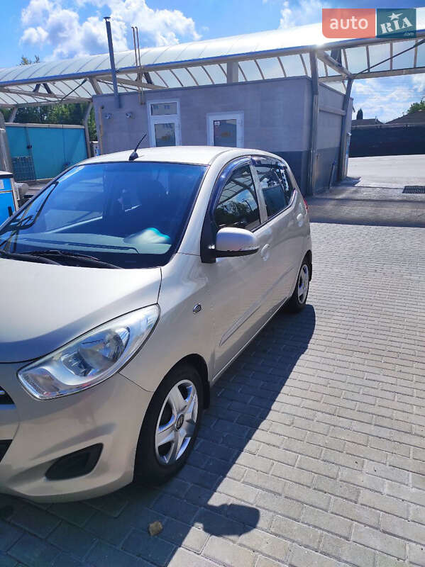 Хетчбек Hyundai i10 2013 в Києві
