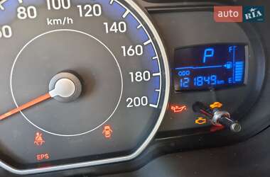 Хэтчбек Hyundai i10 2012 в 