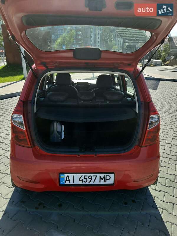 Хэтчбек Hyundai i10 2012 в Ирпене