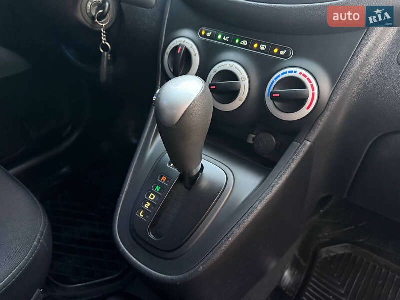 Хэтчбек Hyundai i10 2009 в Харькове