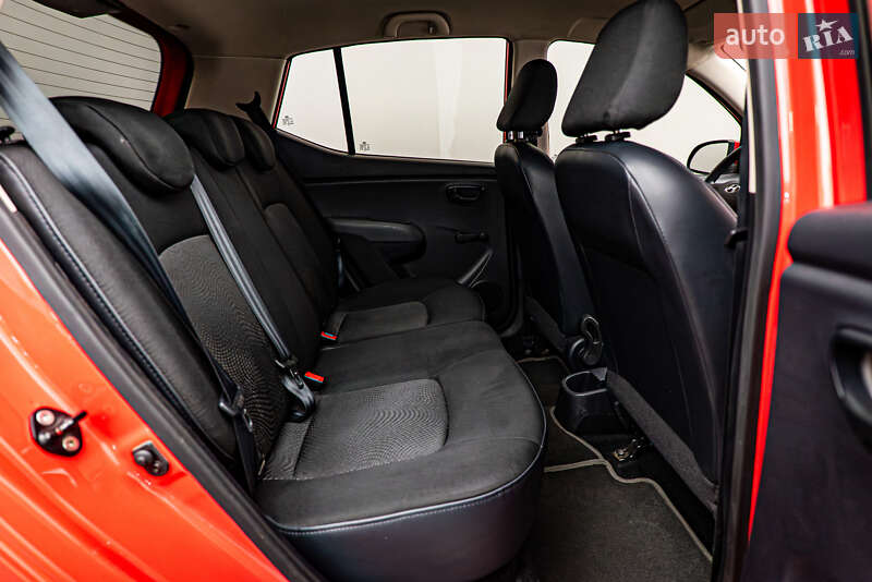 Хэтчбек Hyundai i10 2013 в Киеве