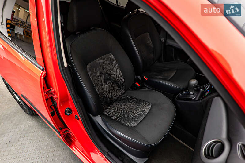 Хэтчбек Hyundai i10 2013 в Киеве