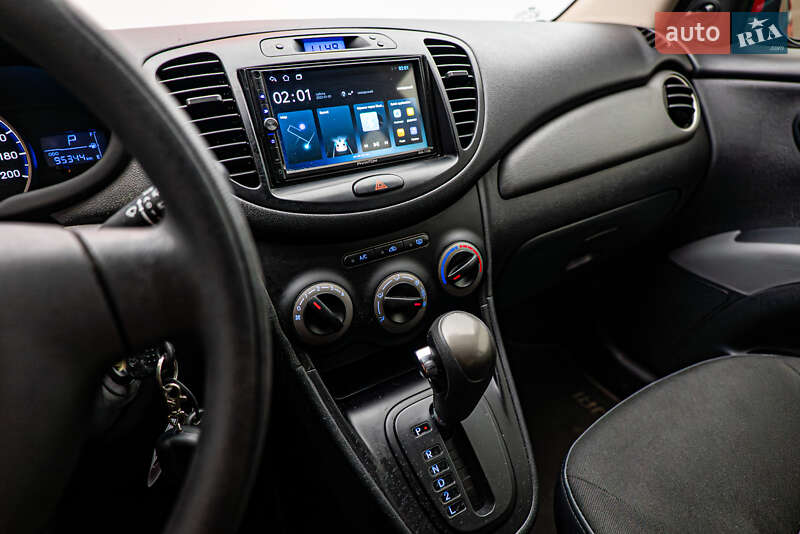 Хэтчбек Hyundai i10 2013 в Киеве