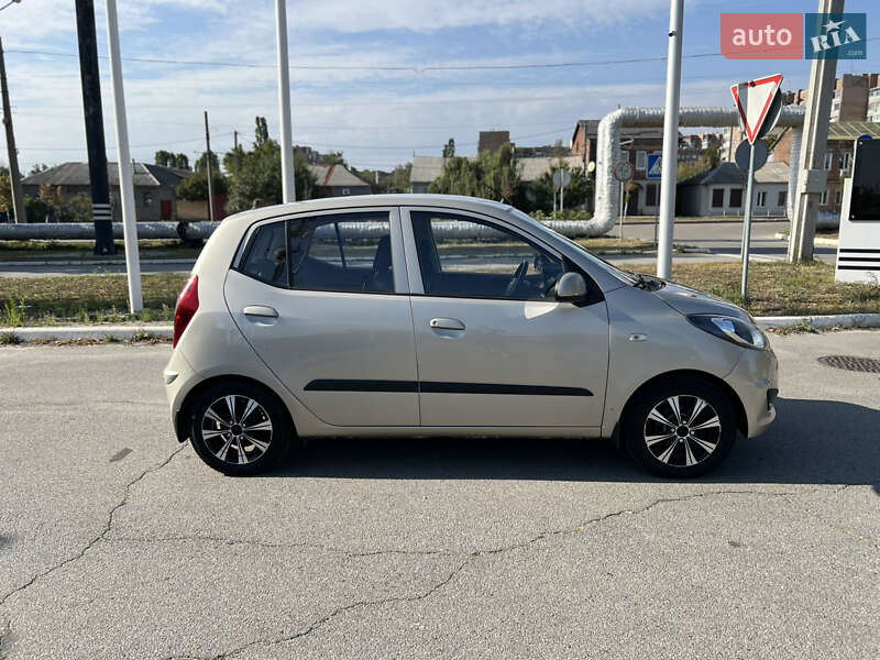 Хэтчбек Hyundai i10 2013 в Харькове фото 4 Хэтчбек Hyundai i10 2013 в Харькове