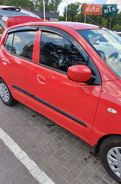 Хэтчбек Hyundai i10 2008 в 