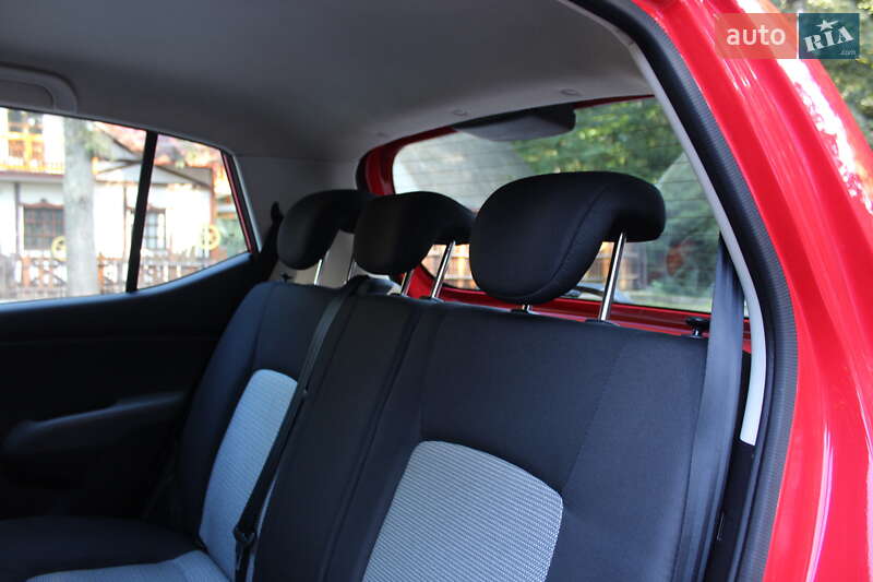 Хэтчбек Hyundai i10 2009 в Трускавце