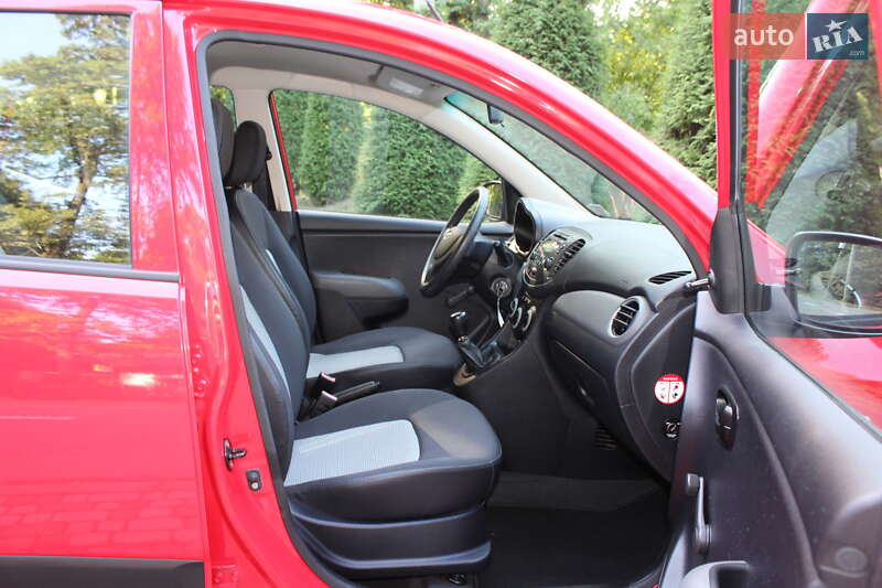 Хэтчбек Hyundai i10 2009 в Трускавце