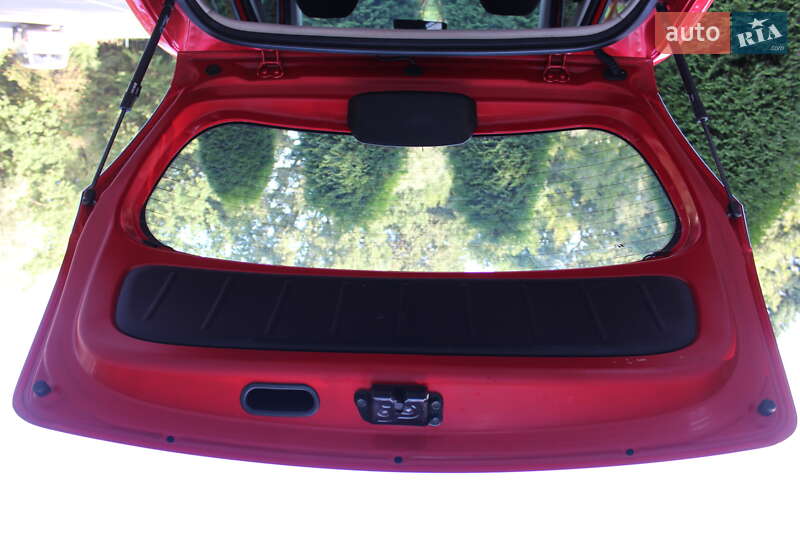 Хэтчбек Hyundai i10 2009 в Трускавце