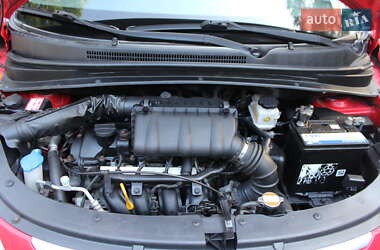 Хэтчбек Hyundai i10 2009 в 