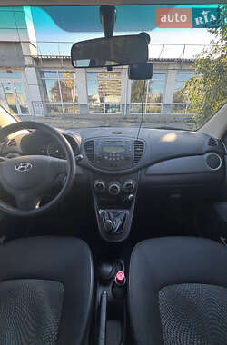 Хэтчбек Hyundai i10 2013 в 