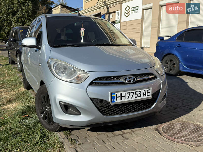Хэтчбек Hyundai i10 2011 в 